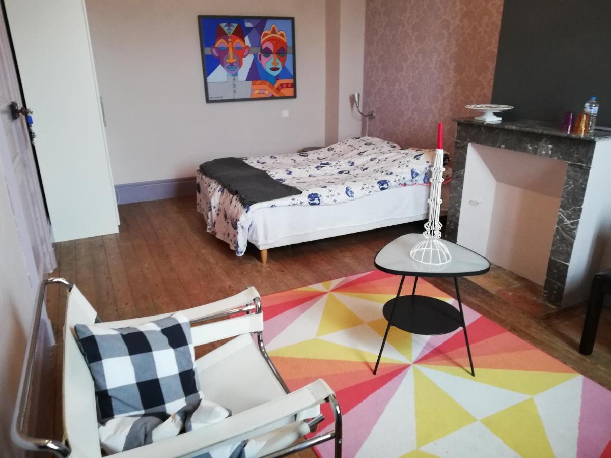 לינה וארוחת בוקר Bourgougnague La Vieille Ecole מראה חיצוני תמונה